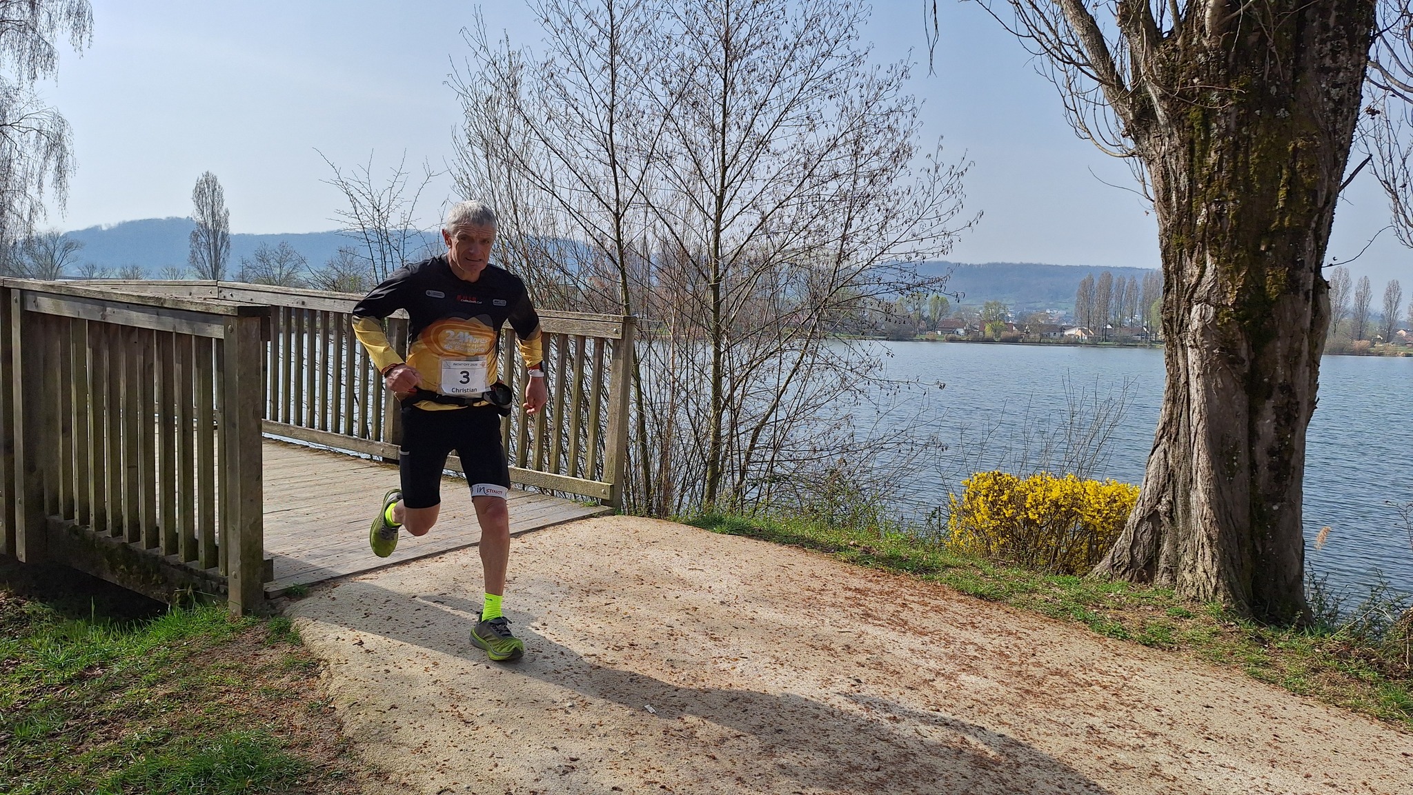 Peut être une image de lac